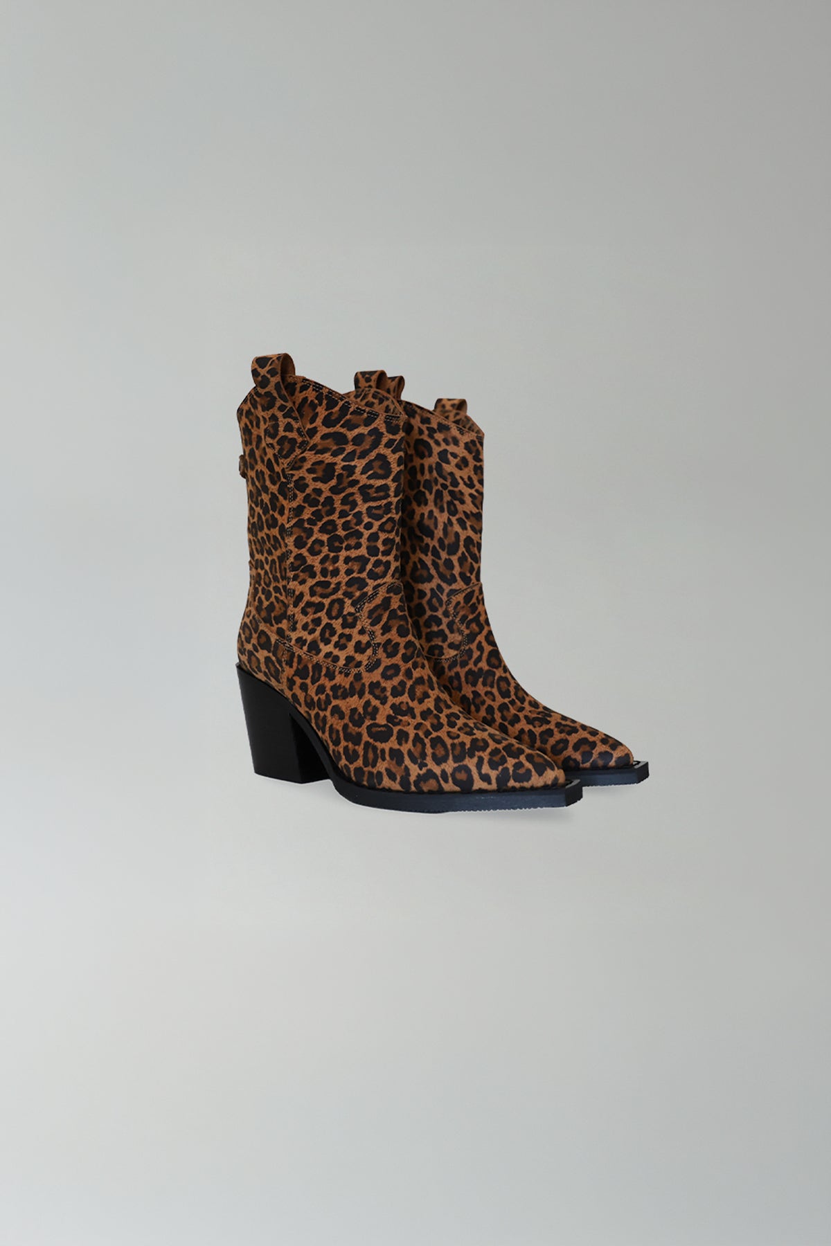 Leo Boots Friday