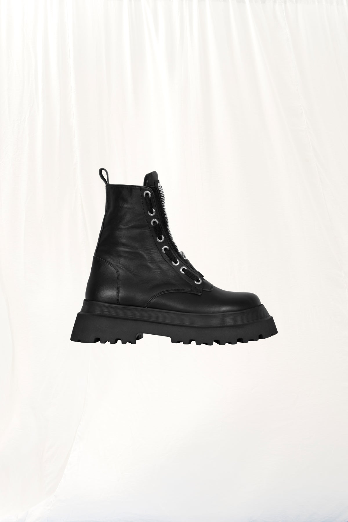 Black Chunky Sole Boots K5