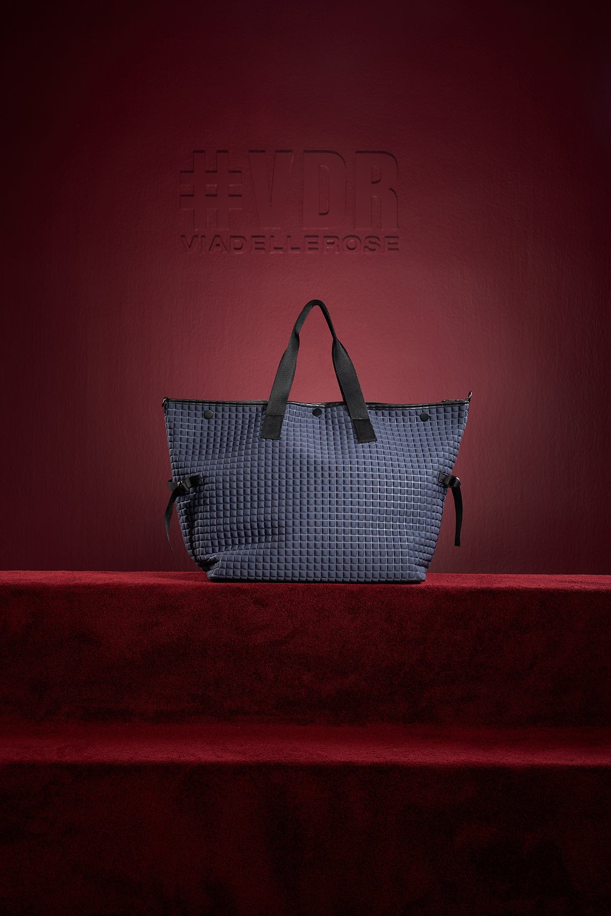 Antracite Bag Monument4