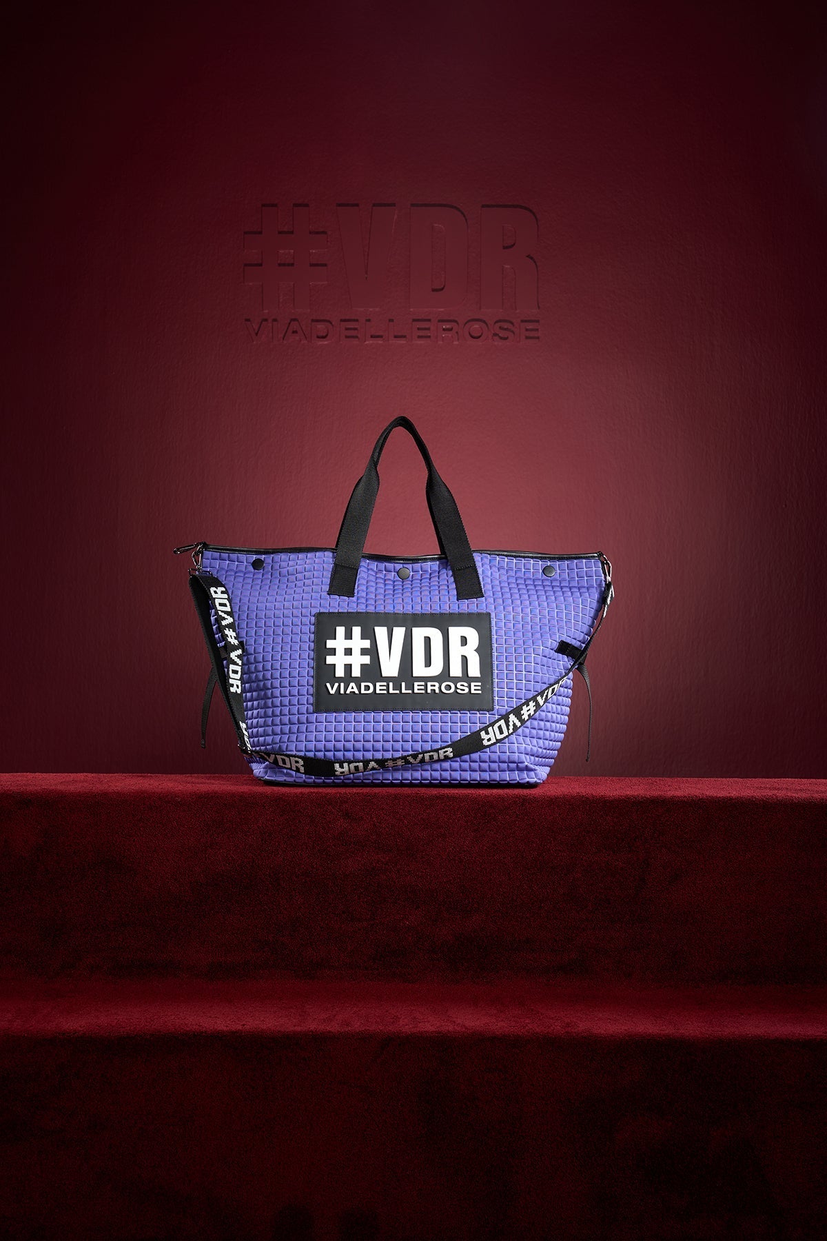 Viola Bag Monument4