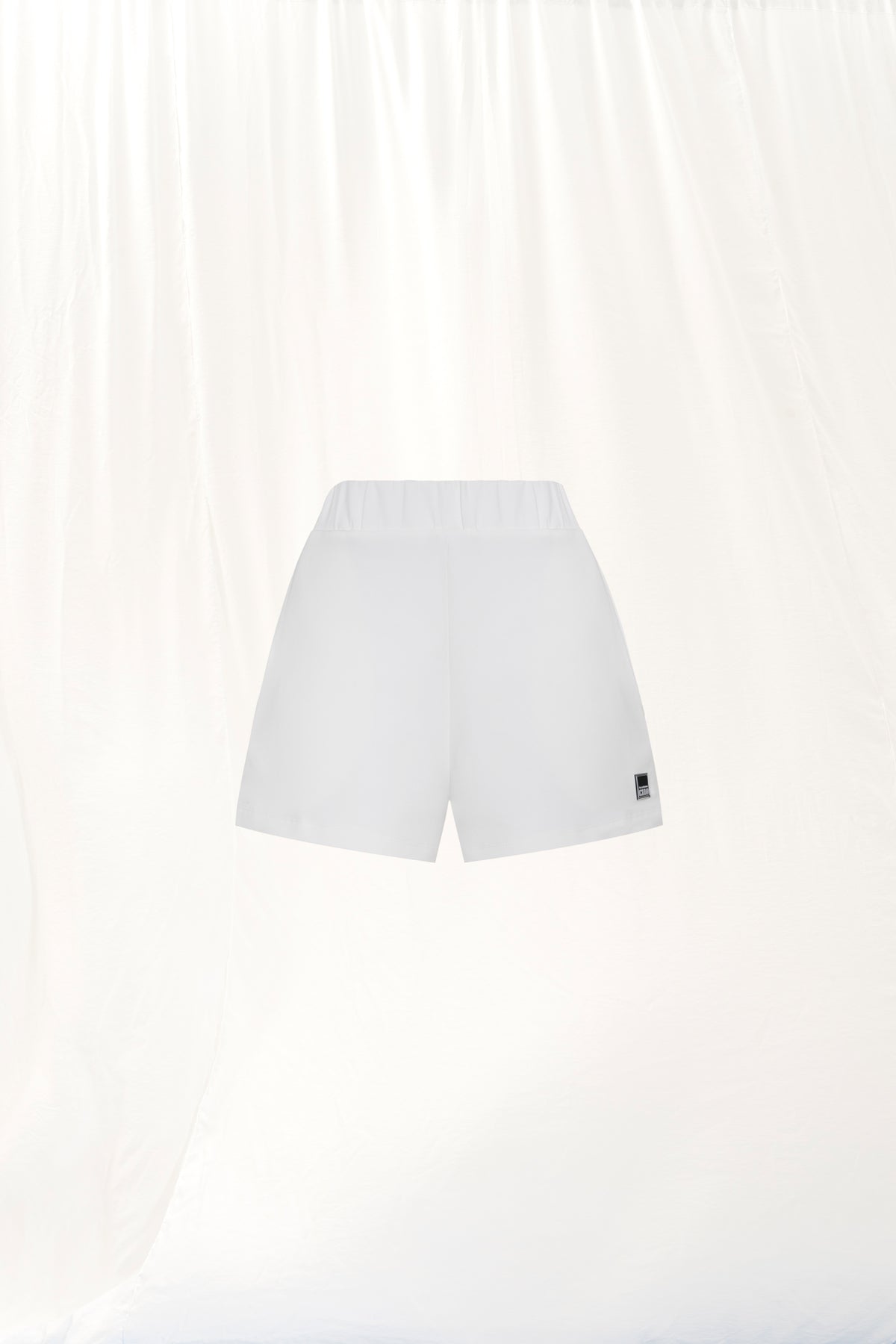 Off White Basic Shorts 17130