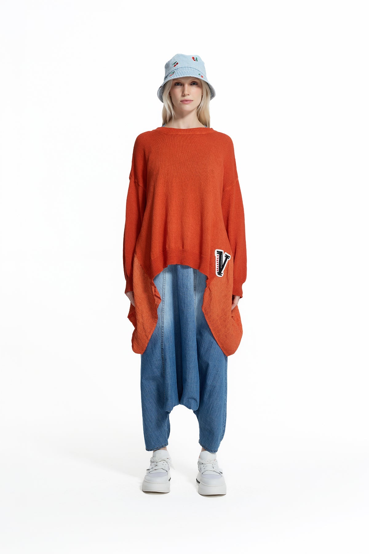 Orange Appliqué Letter Asymmetric Knit Sweater 19216