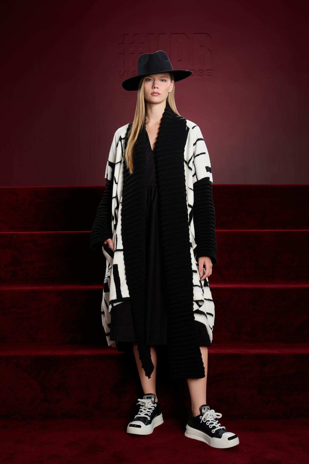 Nero Bianco Cardigan 16305