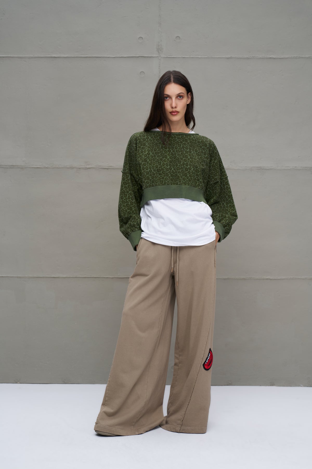 Green Leopard Print Cropped Sweatshirt 18013