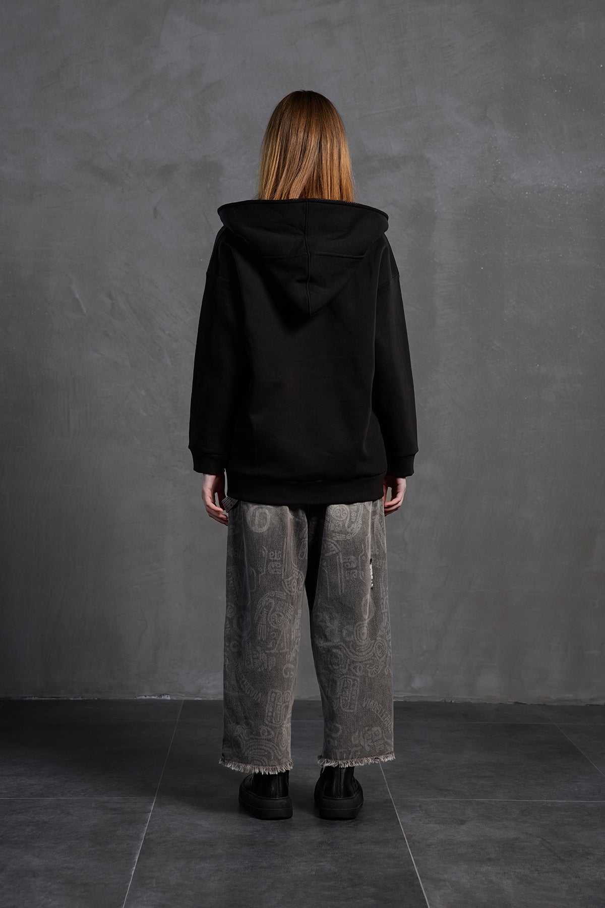 Black Hoodie Sweatshirt 18023