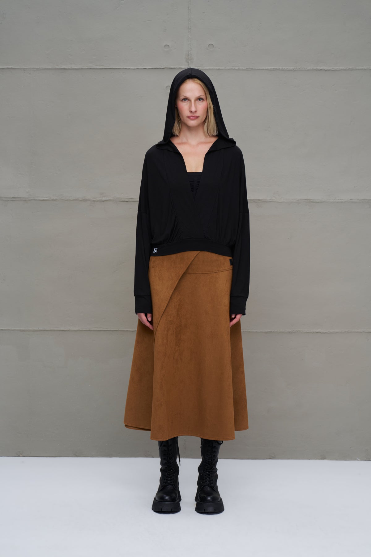 Black Cropped Hooded Blouse 18031