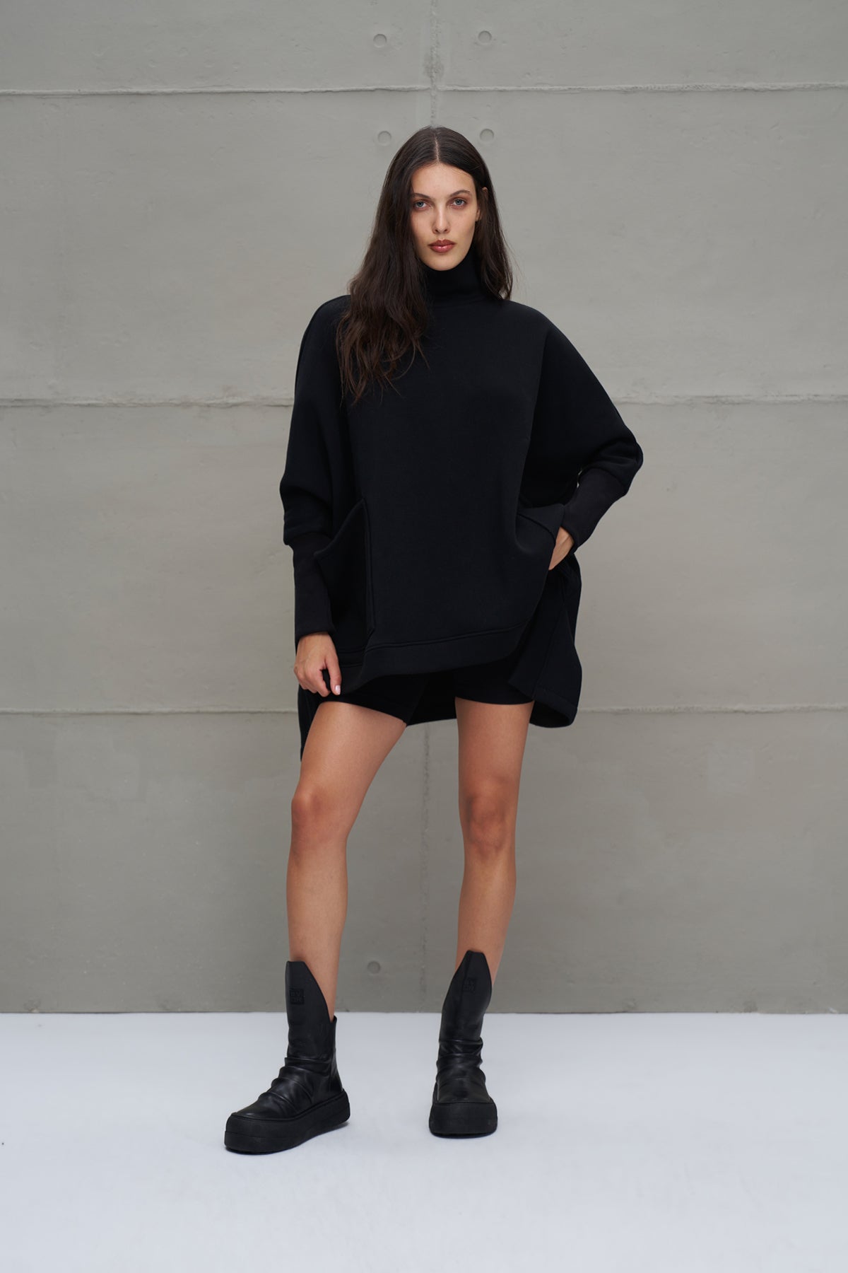 Black Turtleneck Oversized Sweatshirt 18045