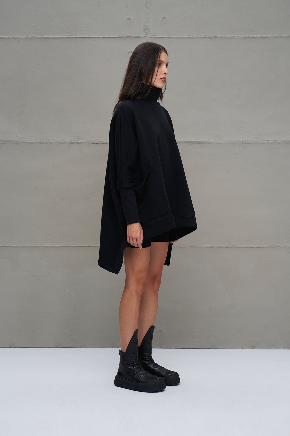 Black Turtleneck Oversized Sweatshirt 18045