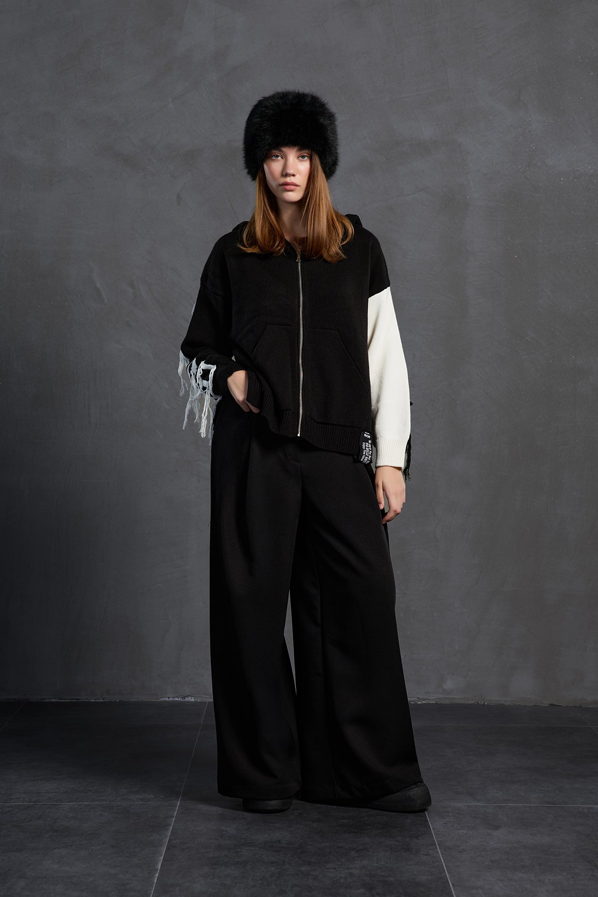 Black Off White Zip-up Oversize Knit Sweater 18070