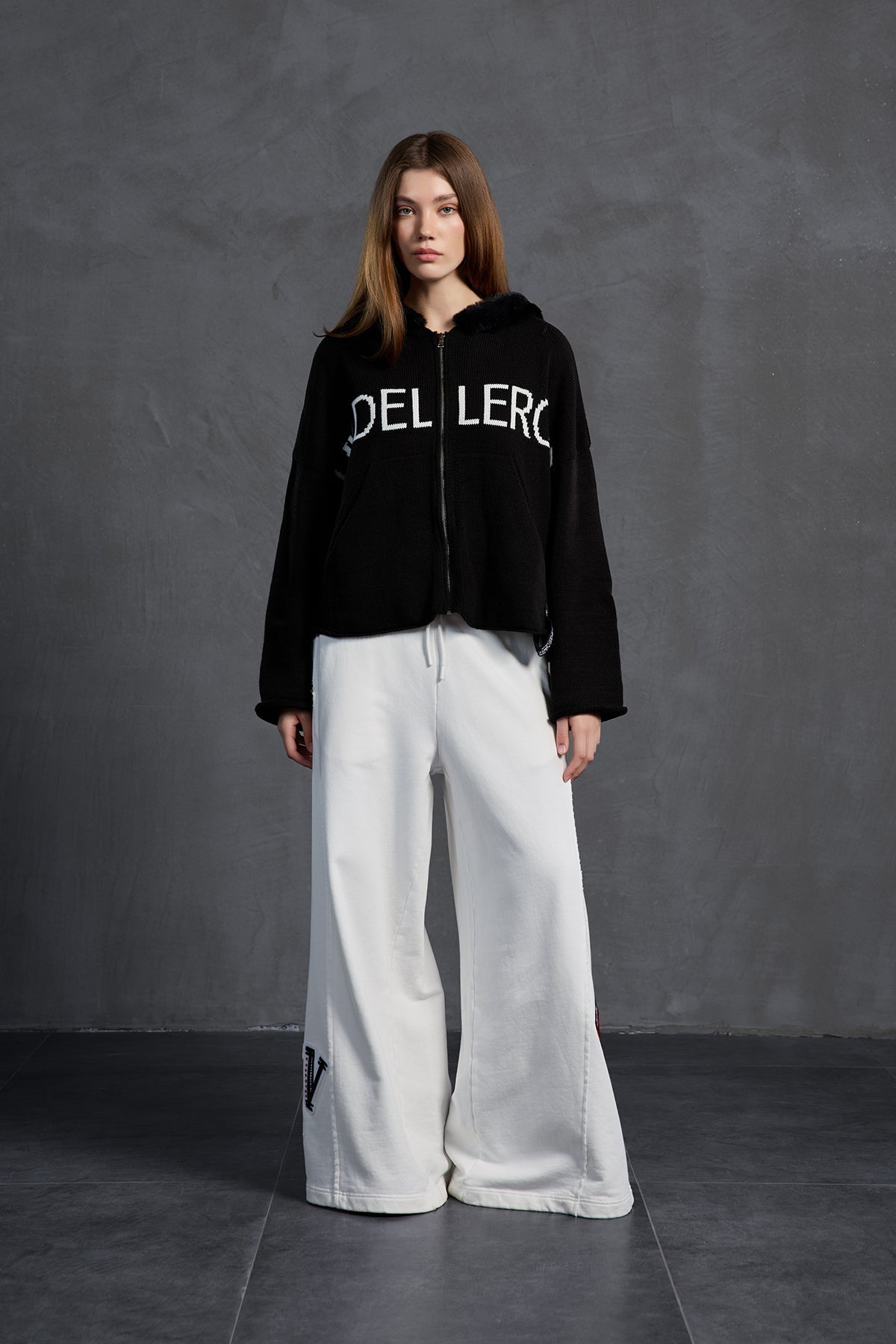 Black Zip-up Lettering Oversize Knit Sweater 18076