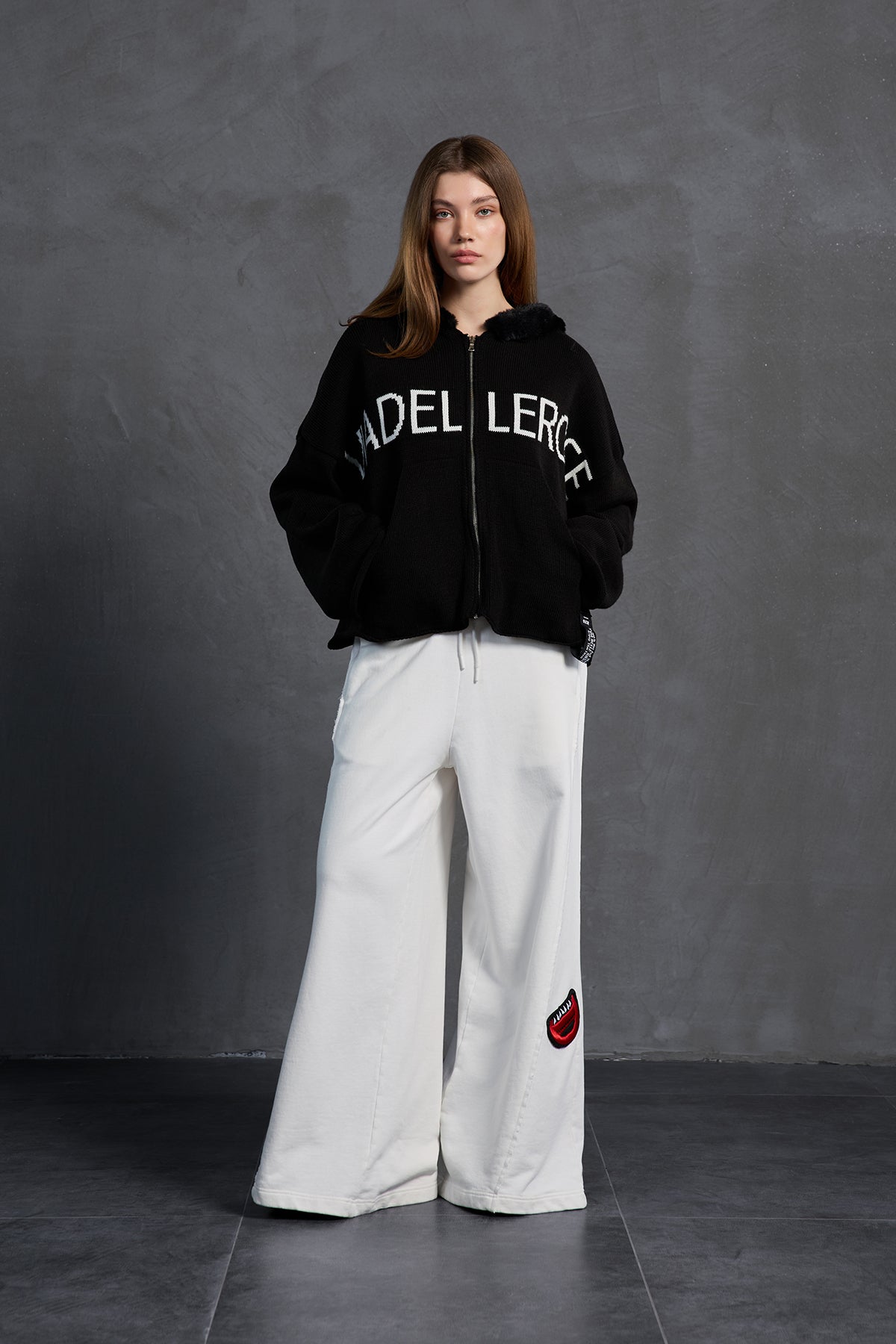 Black Zip-up Lettering Oversize Knit Sweater 18076