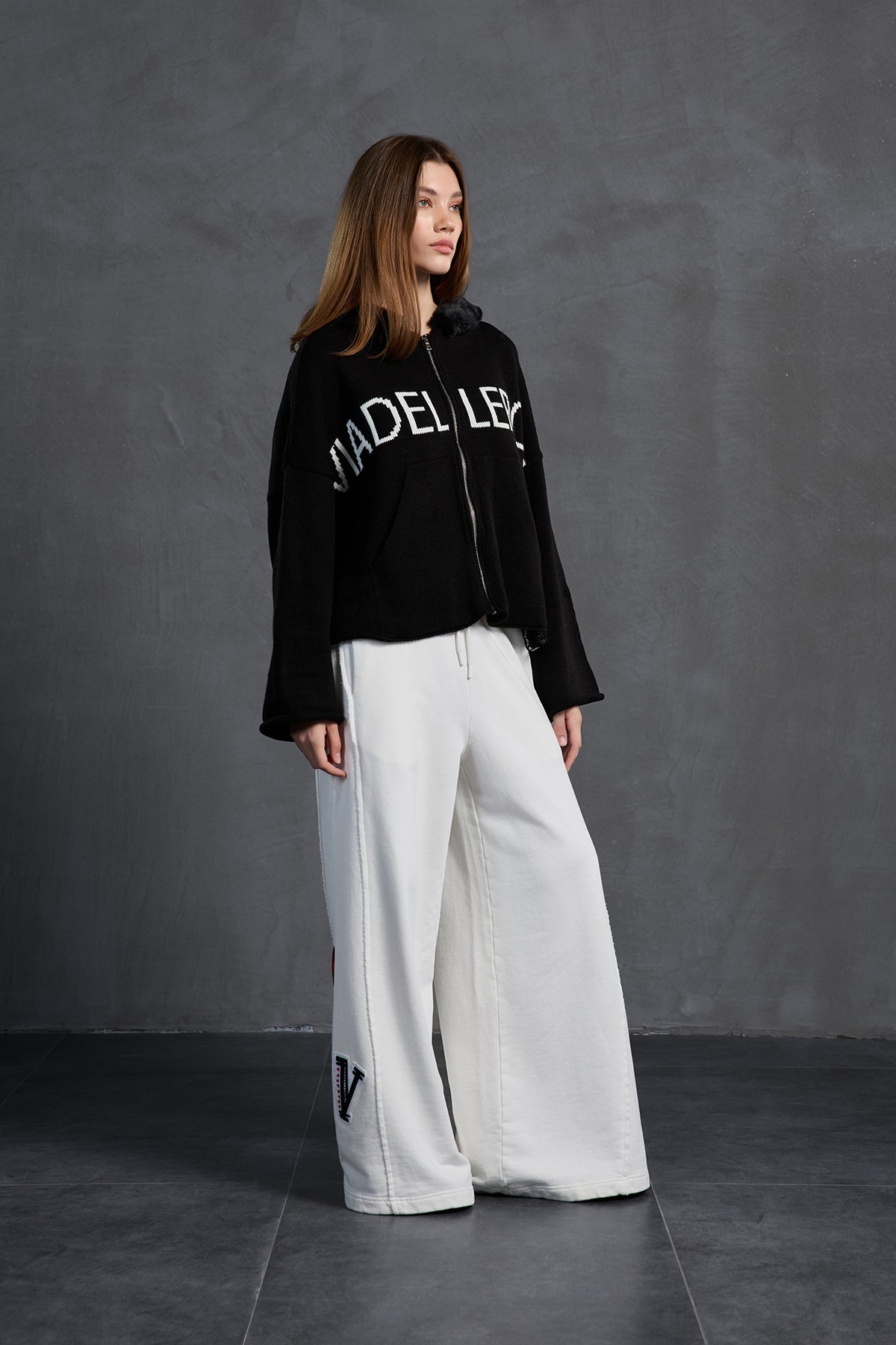 Black Zip-up Lettering Oversize Knit Sweater 18076