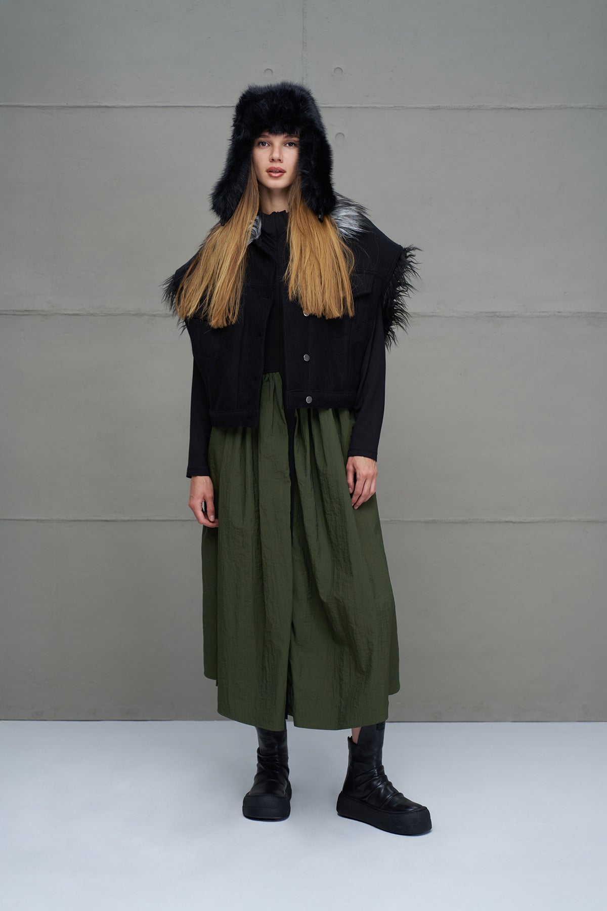 Black Faux Fur Oversized Vest 18145