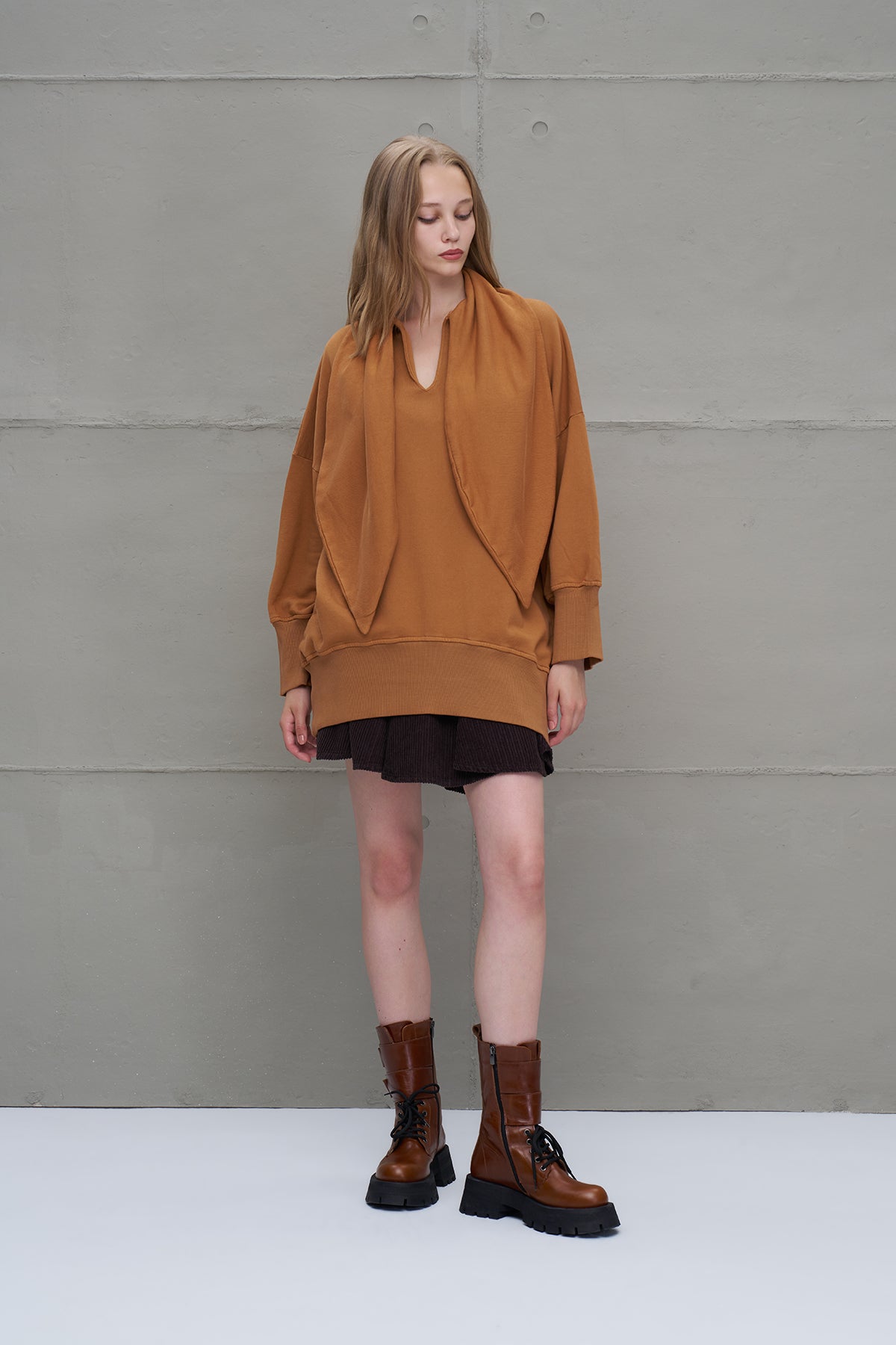 Camel Shawl-detail Oversized Sweatshirt 18162