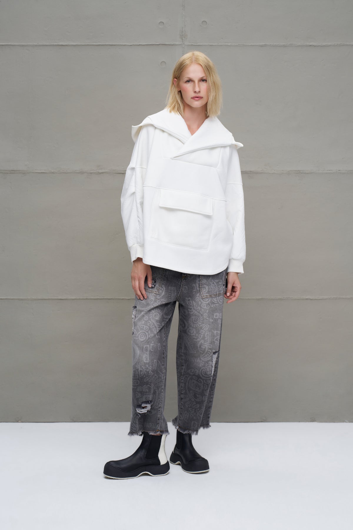 Off White Hooded Oversize Sweatshirt 18242