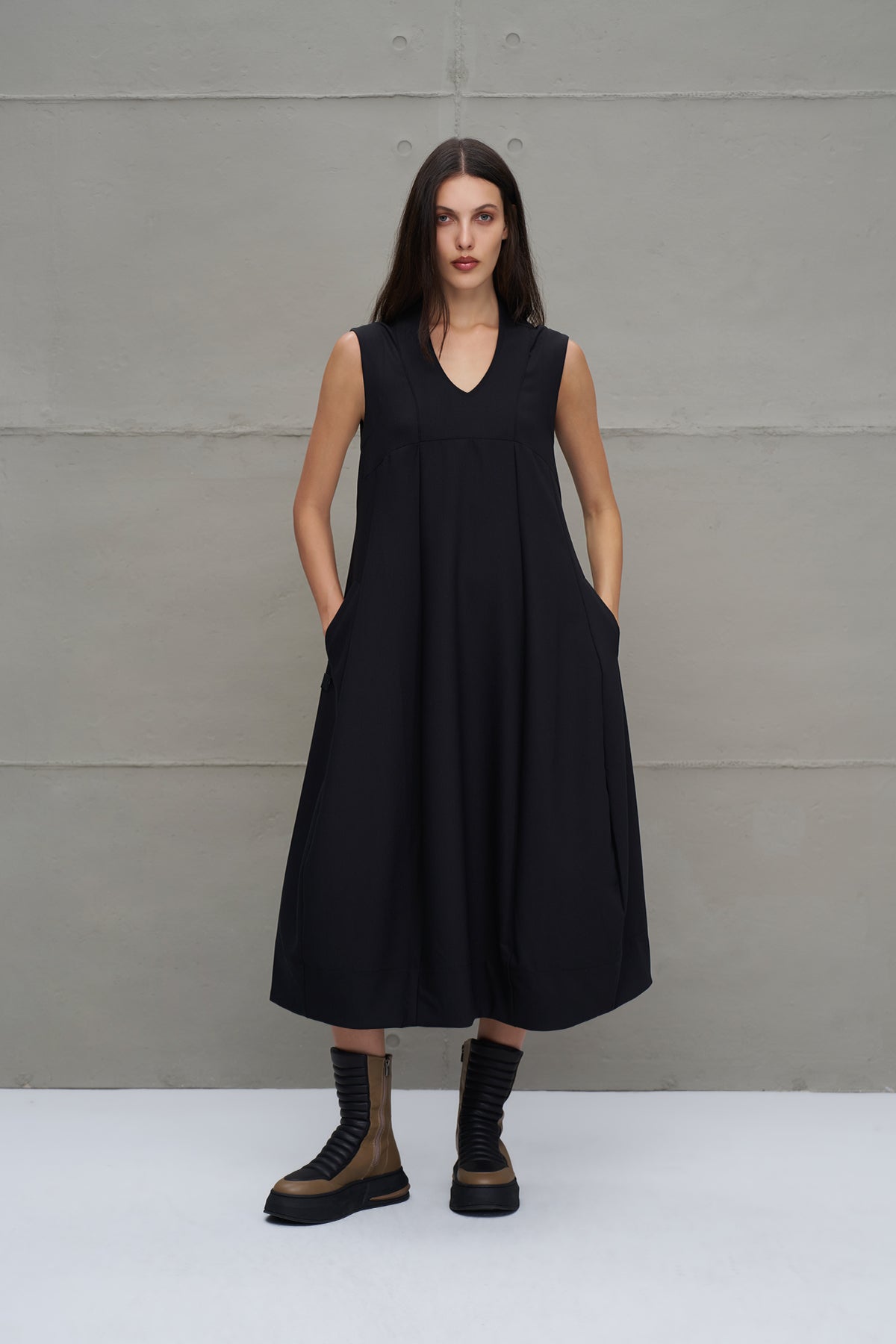 Black Balloon Form Oversize Dress 18283