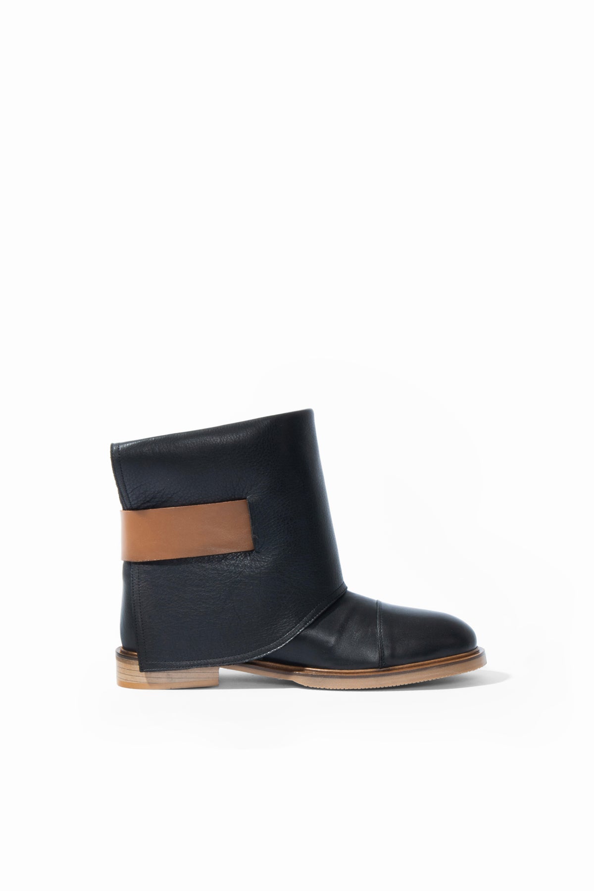 Black Belted Short Boots Montero