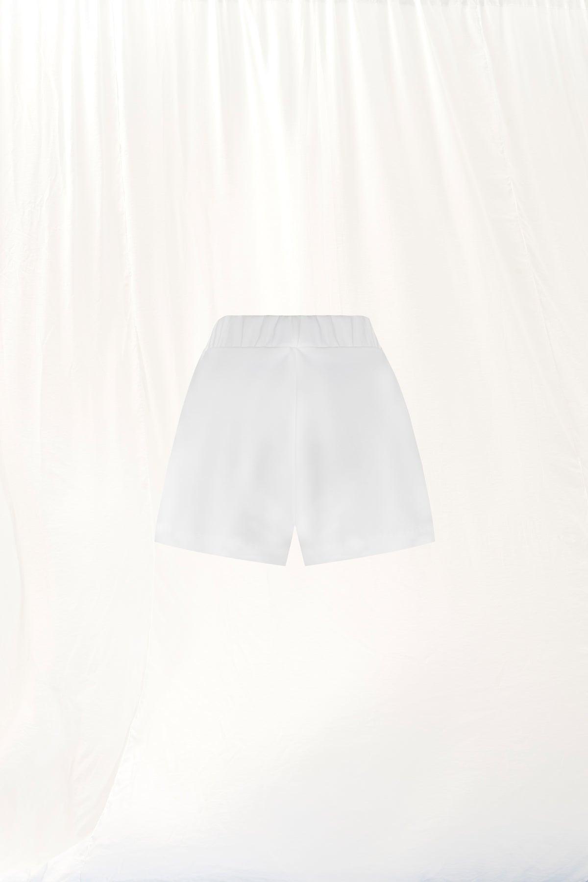 Off White Basic Shorts 17130