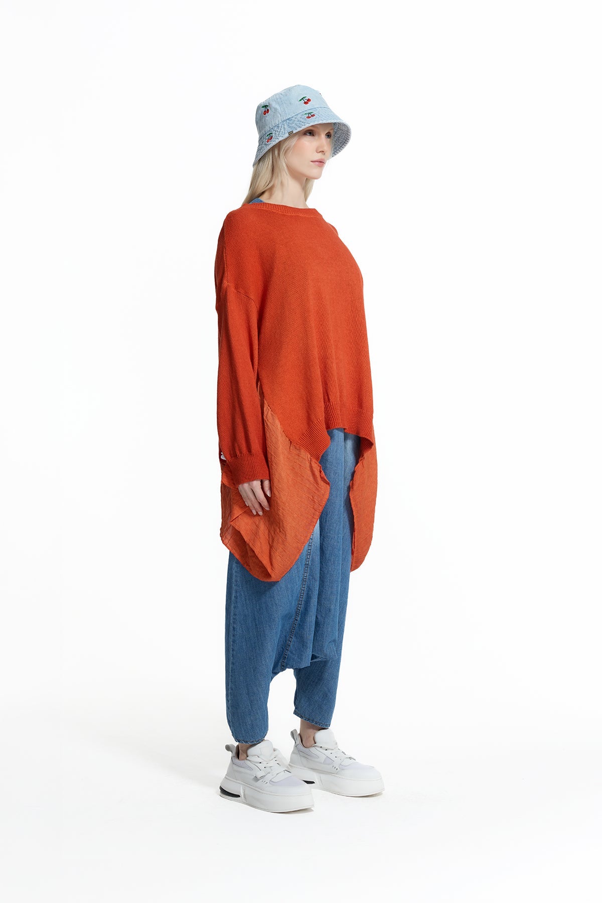 Orange Appliqué Letter Asymmetric Knit Sweater 19216
