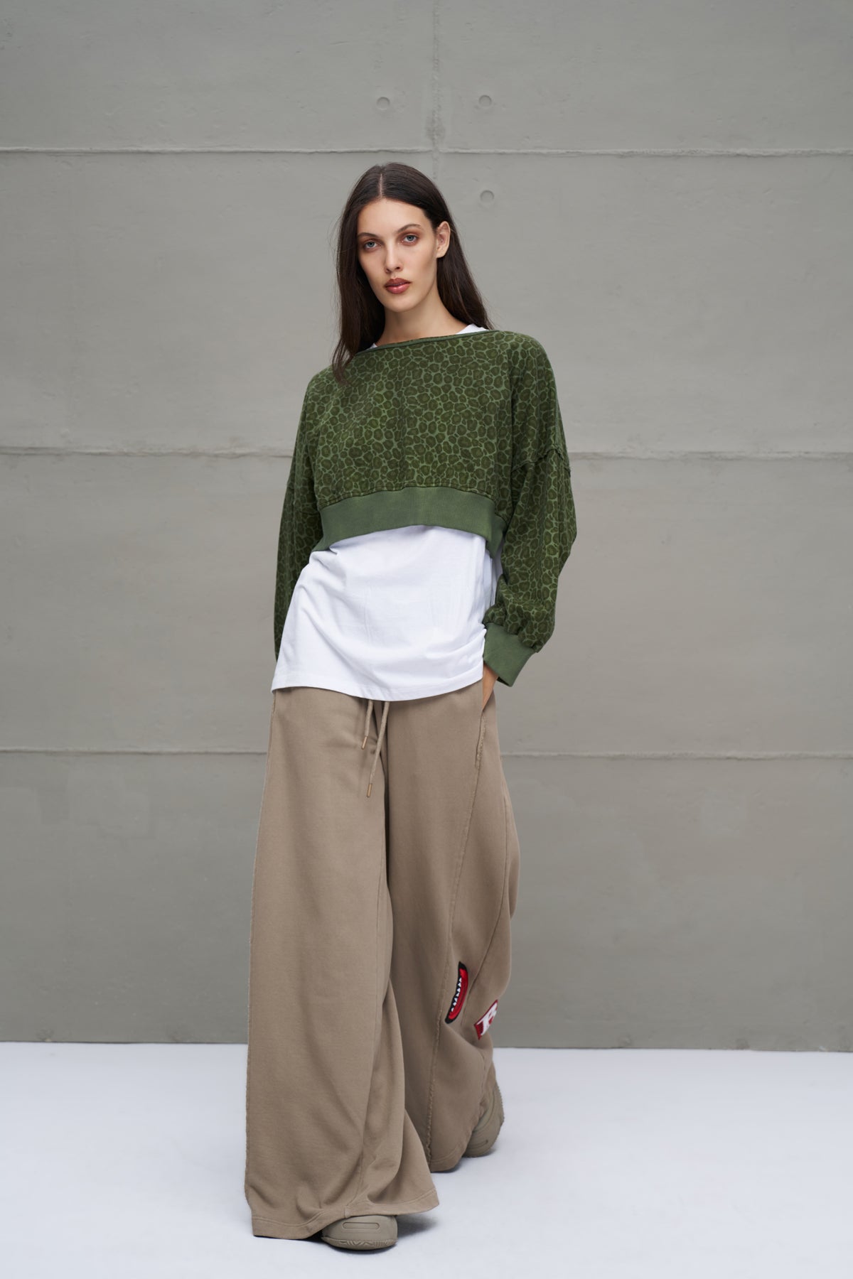 Green Leopard Print Cropped Sweatshirt 18013