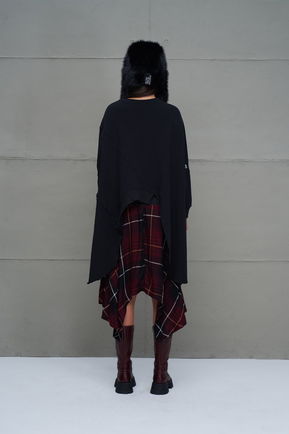 Black Asymmetric Oversized Sweatshirt 18046