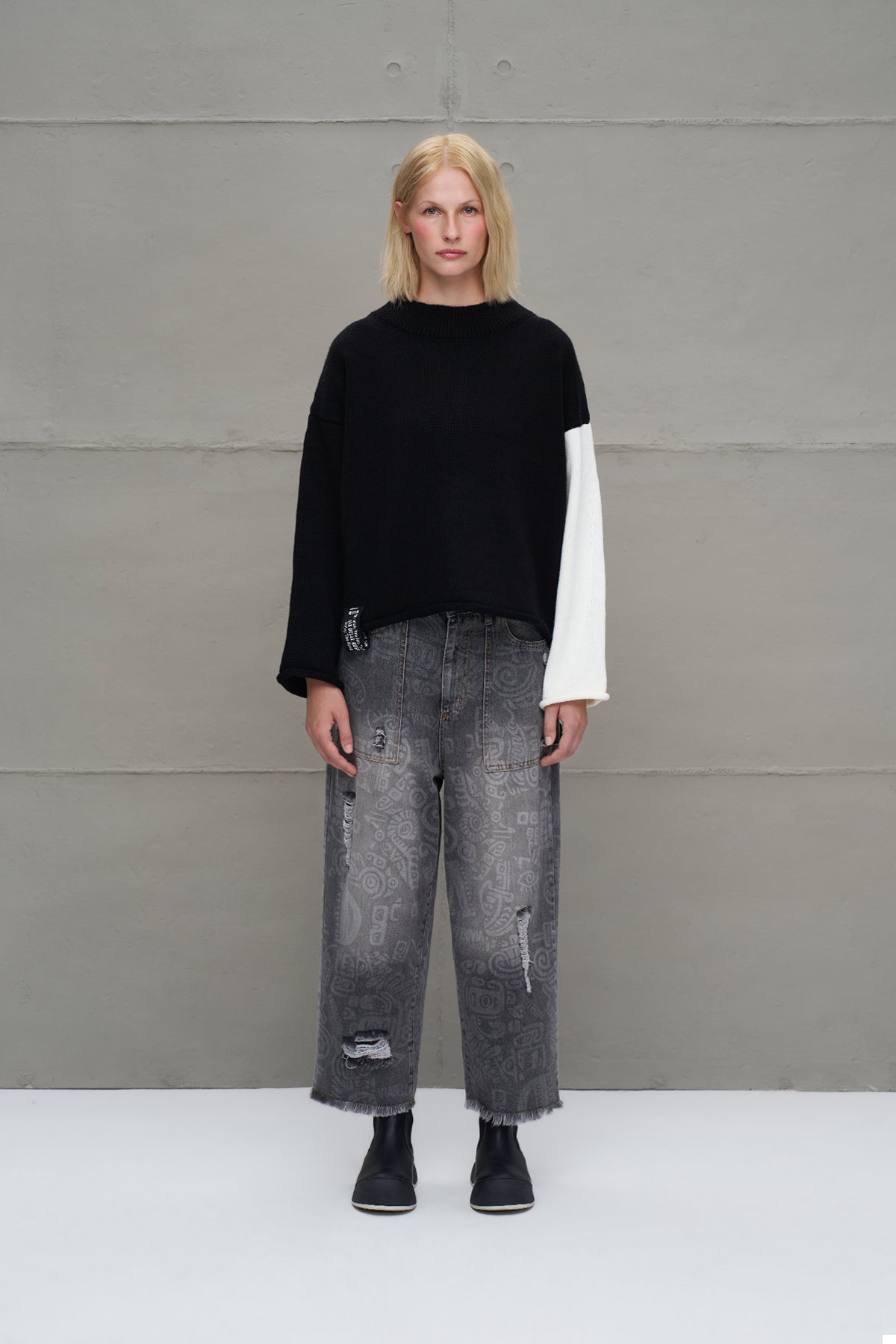 Black Off White Lettering Knit Sweater 18068