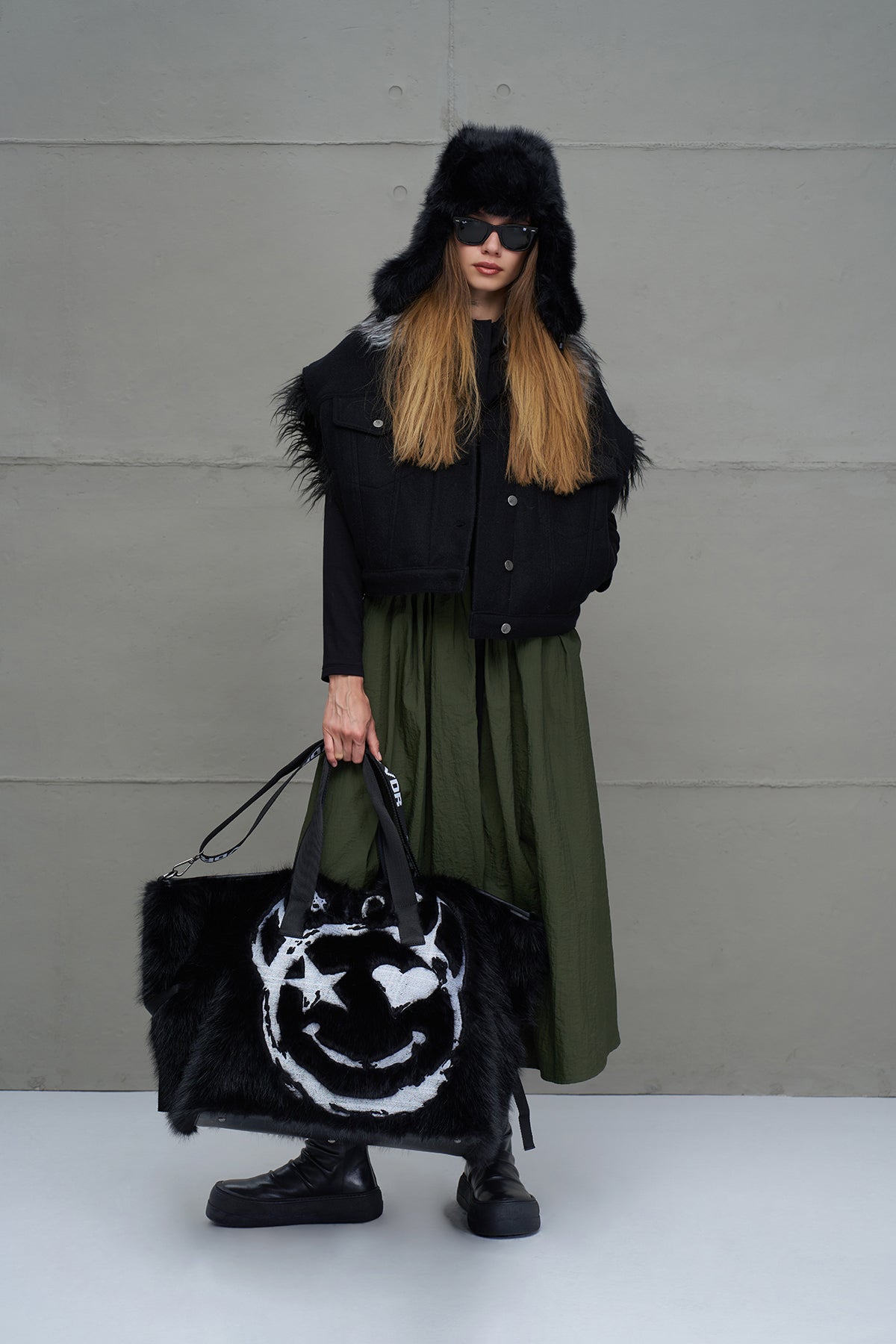 Black Faux Fur Oversized Vest 18145