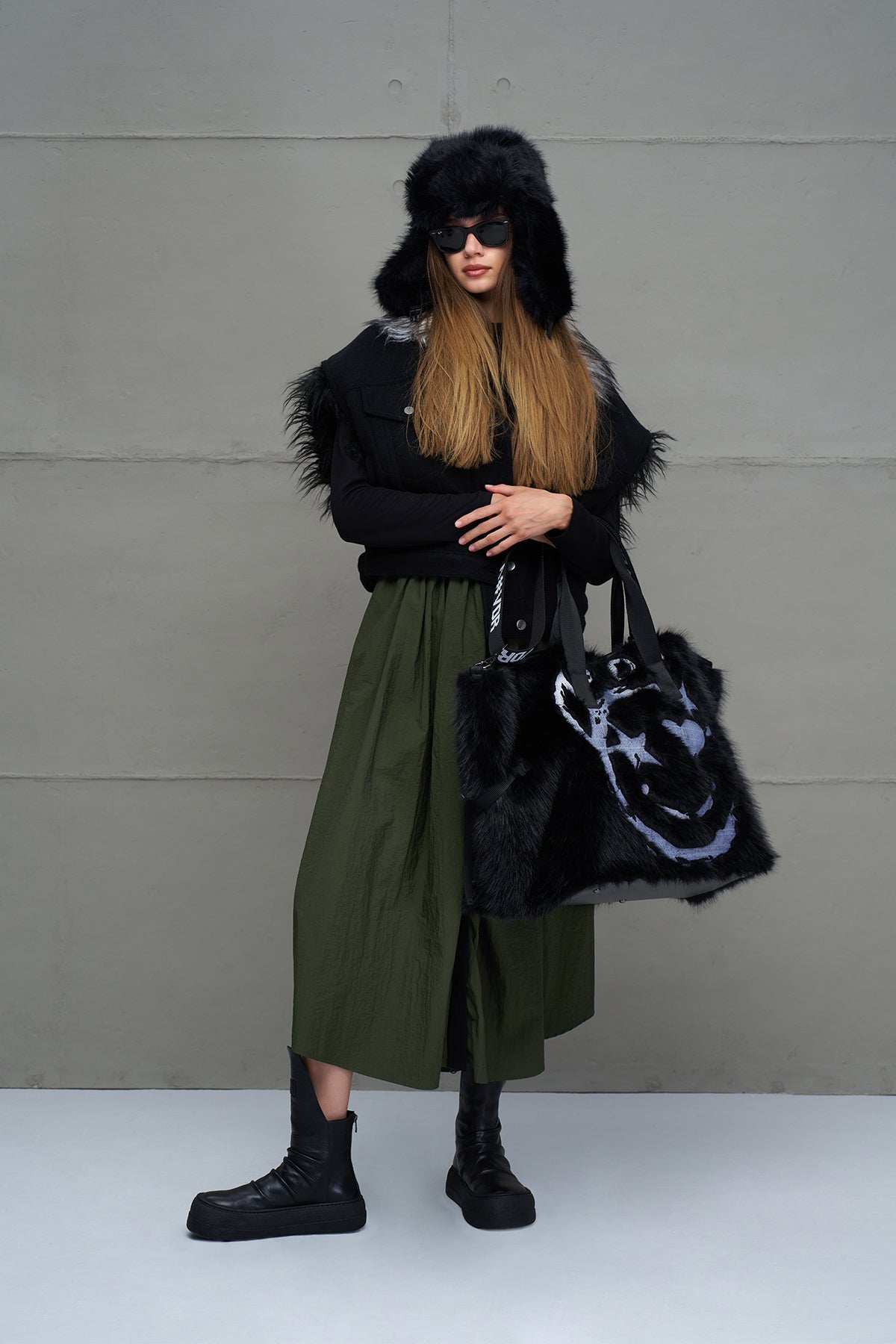 Black Faux Fur Oversized Vest 18145