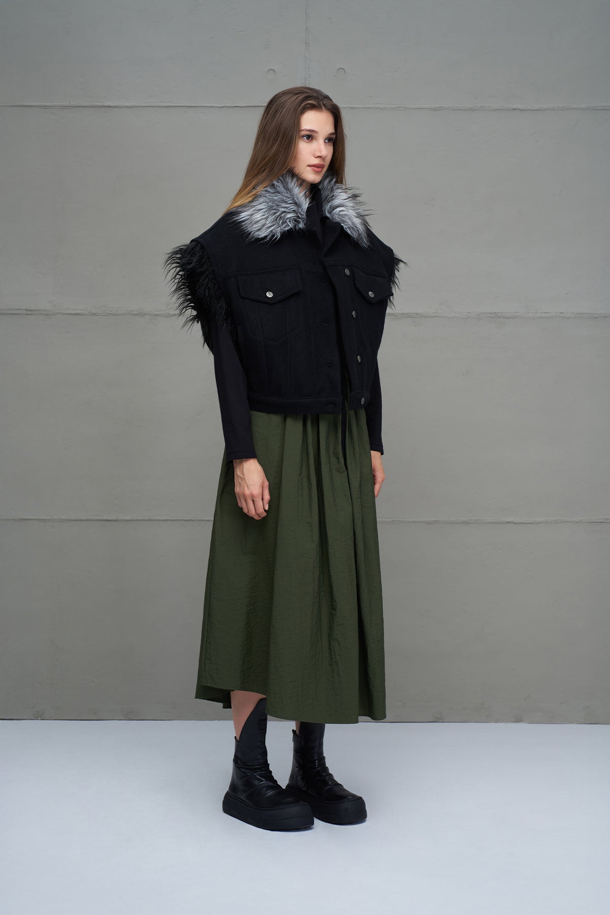 Black Faux Fur Oversized Vest 18145