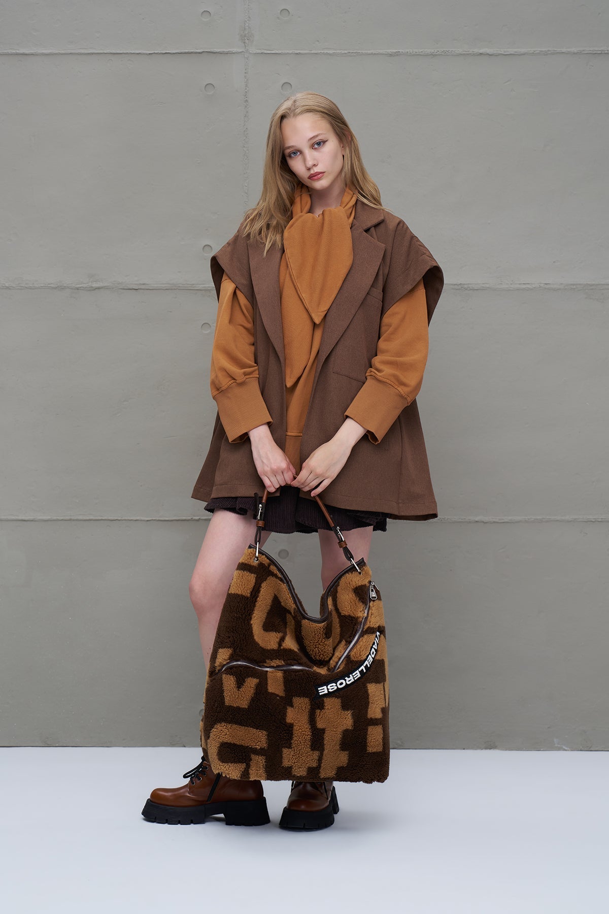 Camel Shawl-detail Oversized Sweatshirt 18162