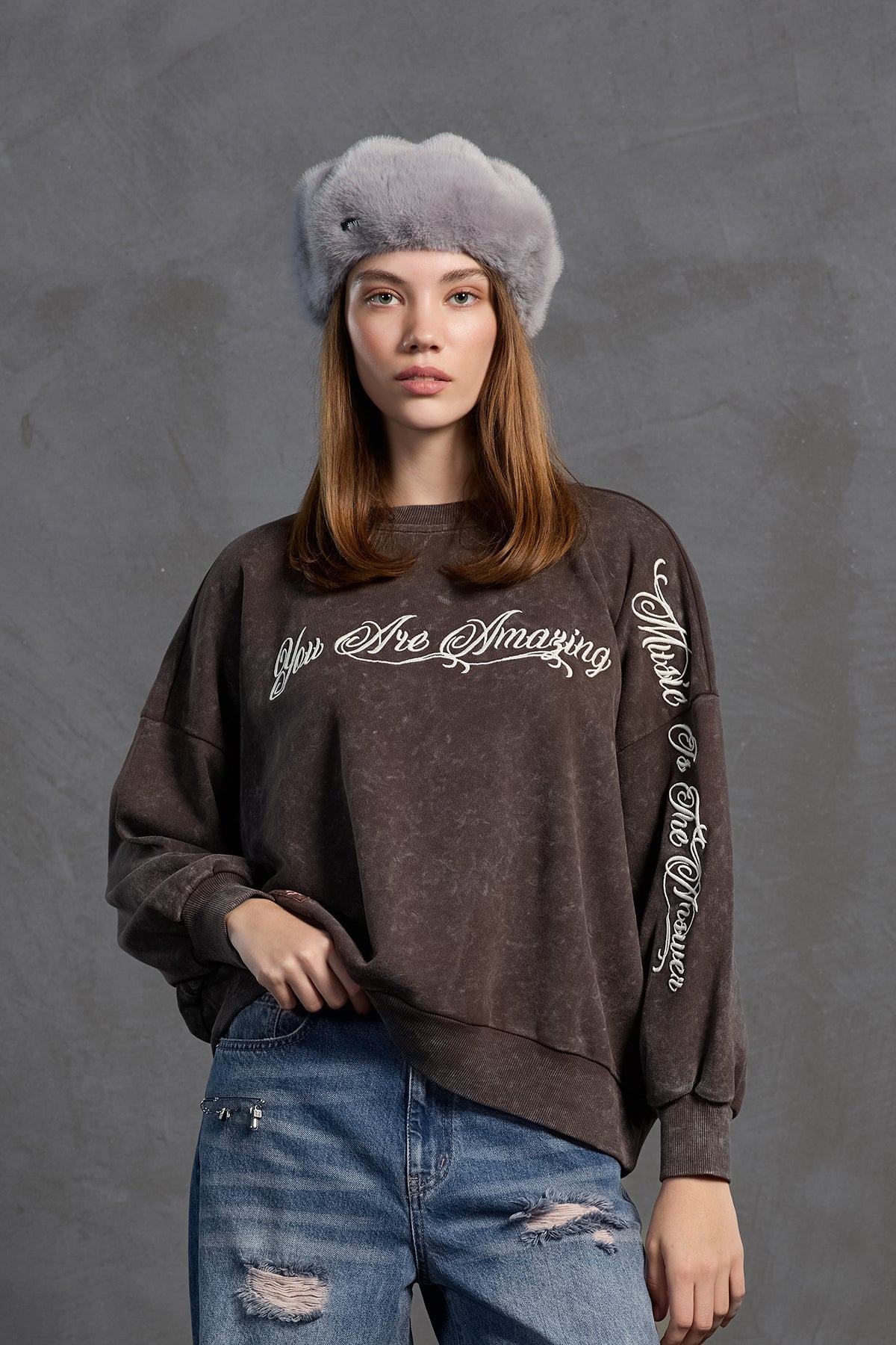 Brown Slogan-print Oversize Sweatshirt 18178