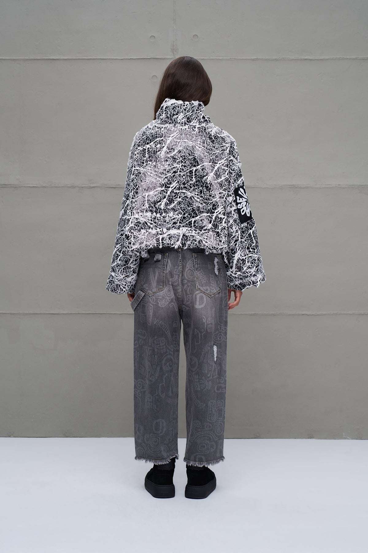 Black White Distressed Look Oversize Sweatshirt 18236