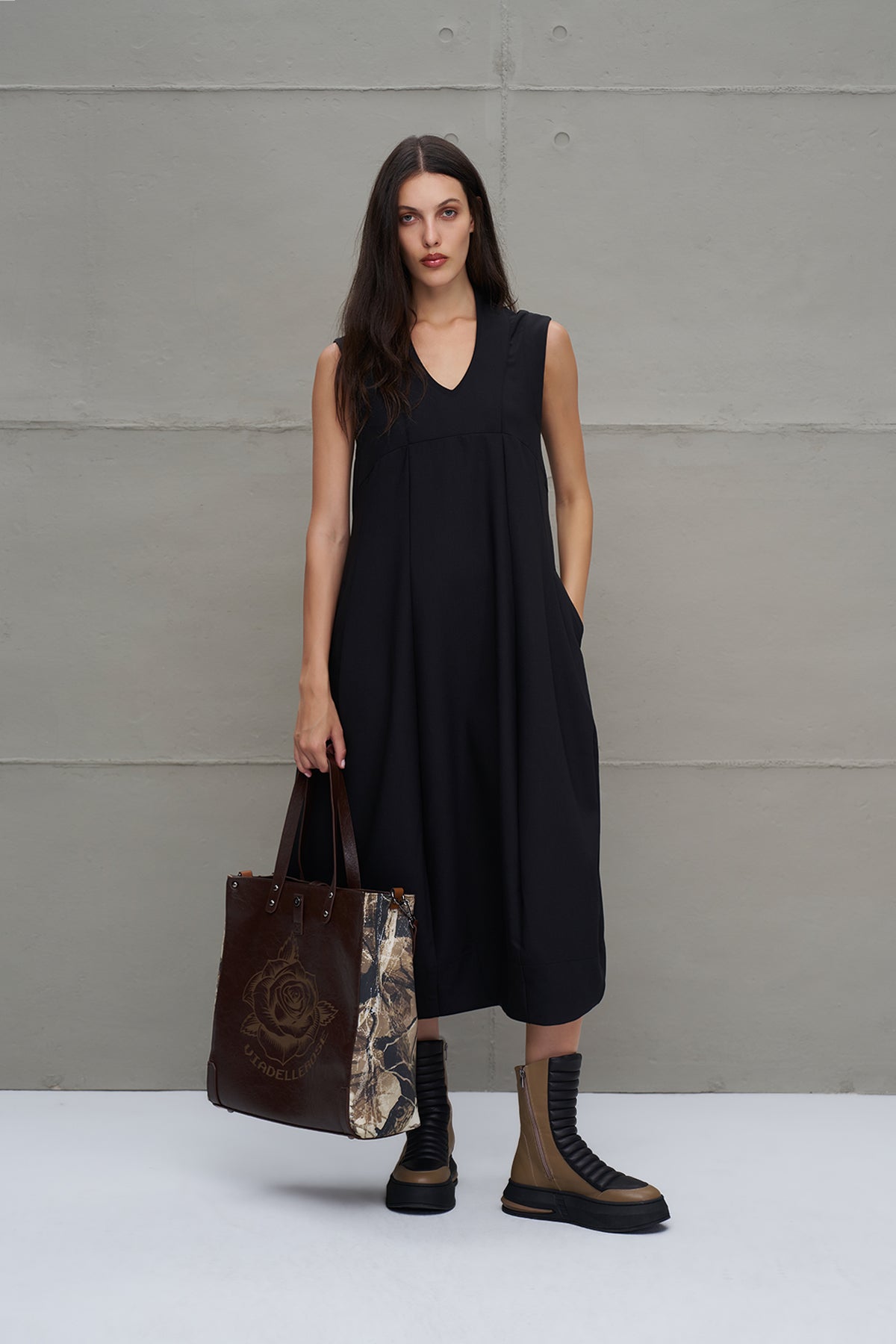 Black Balloon Form Oversize Dress 18283